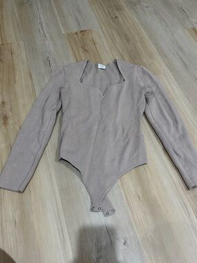 Abercrombie & Fitch Taupe Long-Sleeve Bodysuit